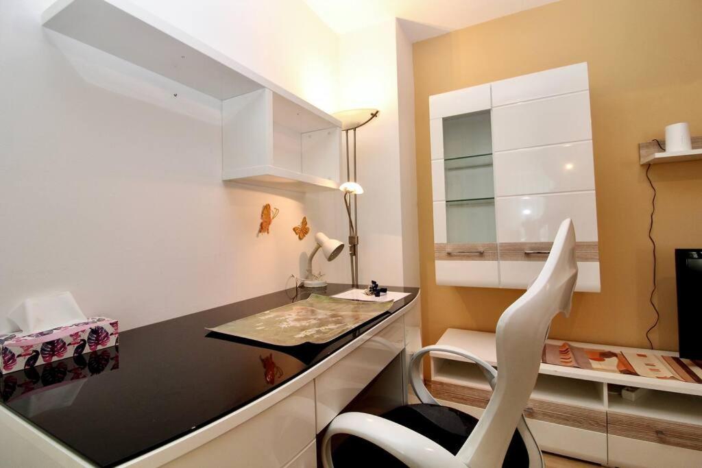 Cozy Apartment Free Parking Wien Eksteriør billede